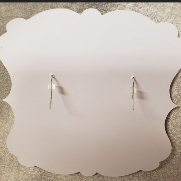 1 Pair Hand Crafted RED embroidered Jeep Earrings - Picture 2 of 3